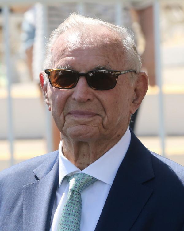 Arlington's Richard Duchossois dead at 100